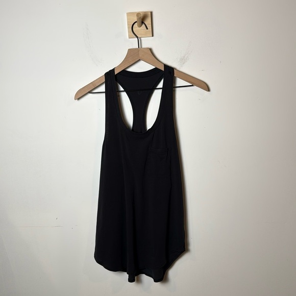 Lululemon Women’s Love Tank with a Front Pocket in Black - Picture 1 of 7